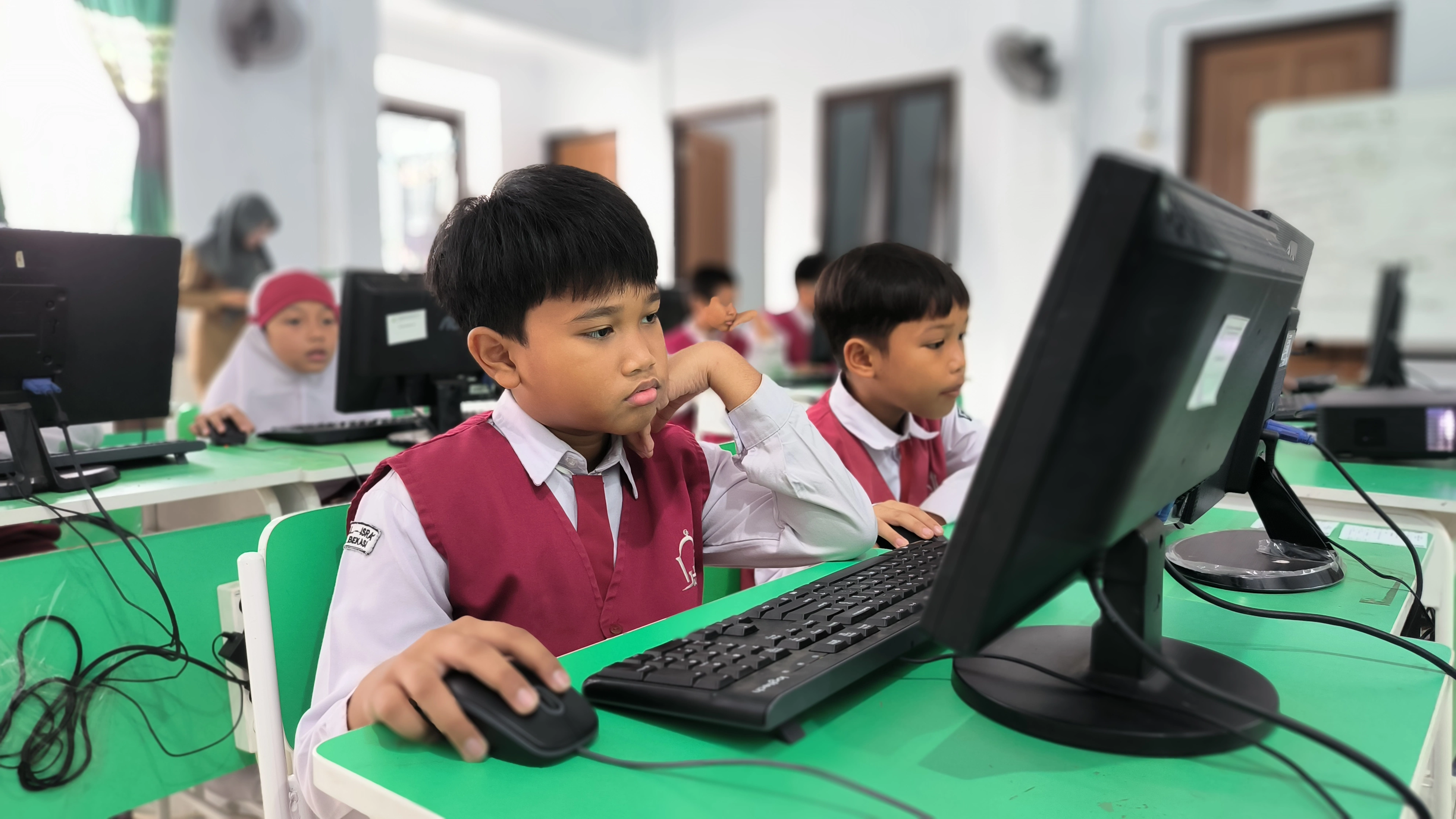 Fasilitas Lab Komputer